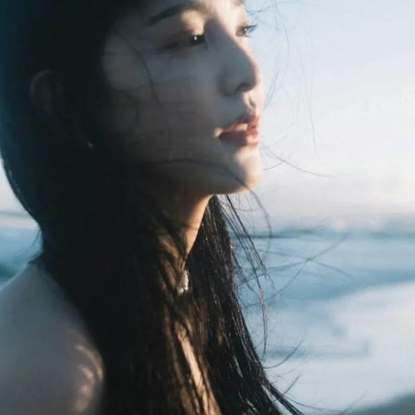秋霞